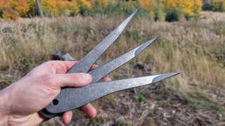 The Top Dog Throwing Knives are an absolute classic in the throwing world, blending universal…