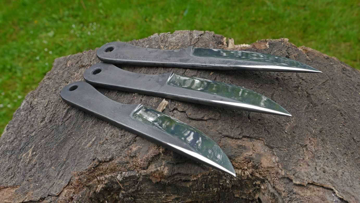 Osetr — Throwing Knives × Sharp Blades